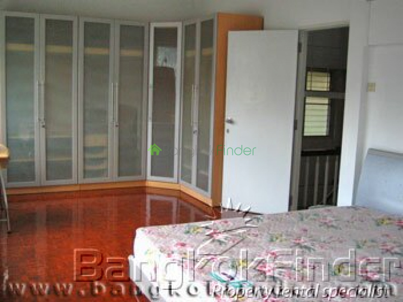 Sukhumvit Ekamai, Ekamai, Bangkok, Thailand, 4 Bedrooms Bedrooms, ,3 BathroomsBathrooms,House,For Rent,Sukhumvit Ekamai,24