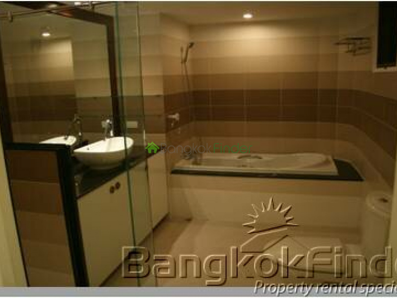 Sukhumvit Ekamai, Ekamai, Bangkok, Thailand, 3 Bedrooms Bedrooms, ,3 BathroomsBathrooms,Condo,For Rent,Regent II,Sukhumvit Ekamai,99