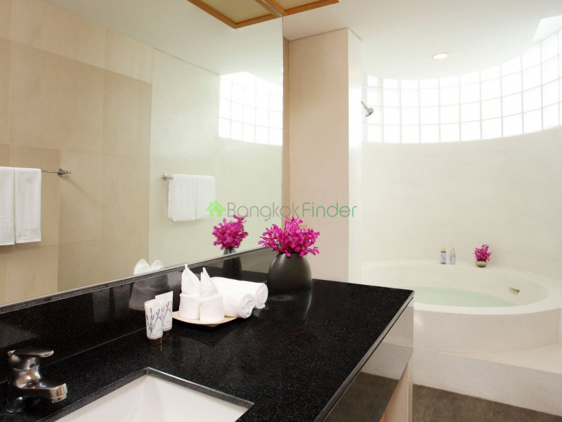 Sukhumvit Ekamai, Ekamai, Bangkok, Thailand, 4 Bedrooms Bedrooms, ,5 BathroomsBathrooms,Condo,For Rent,Ekamai Garden,Sukhumvit Ekamai,102