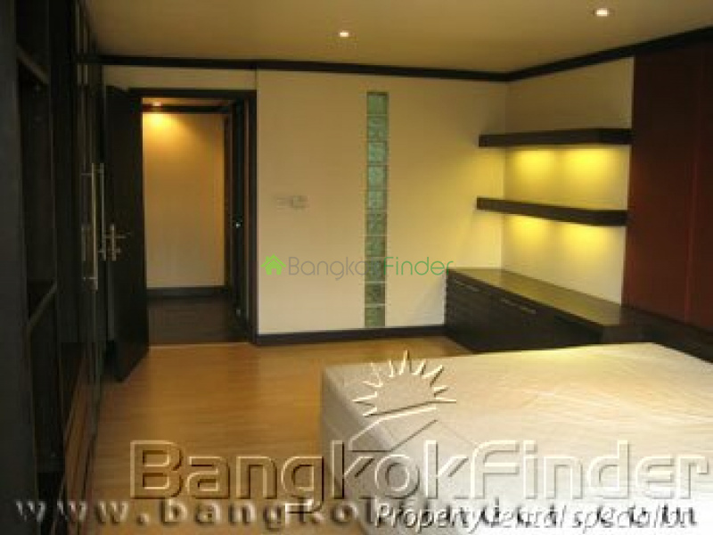 Sukhumvit-Phrom Phong, Phrom Phong, Bangkok, Thailand, 1 Bedroom Bedrooms, ,1 BathroomBathrooms,Condo,For Rent,New land building,Sukhumvit-Phrom Phong,177