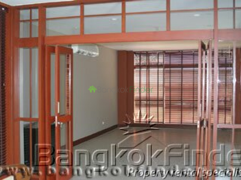 Pattanakarn, Pattanakarn, Bangkok, Thailand, 4 Bedrooms Bedrooms, ,5 BathroomsBathrooms,House,For Rent,Pattanakarn,188