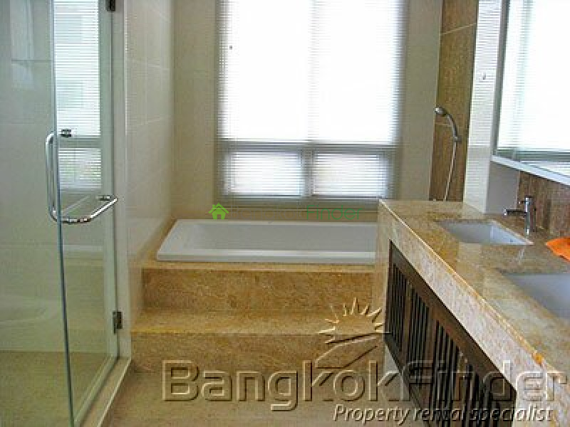 Sukhumvit-Ekamai, Ekamai, Bangkok, Thailand, 3 Bedrooms Bedrooms, ,3 BathroomsBathrooms,Condo,For Rent,Blossom Ville,Sukhumvit-Ekamai,258