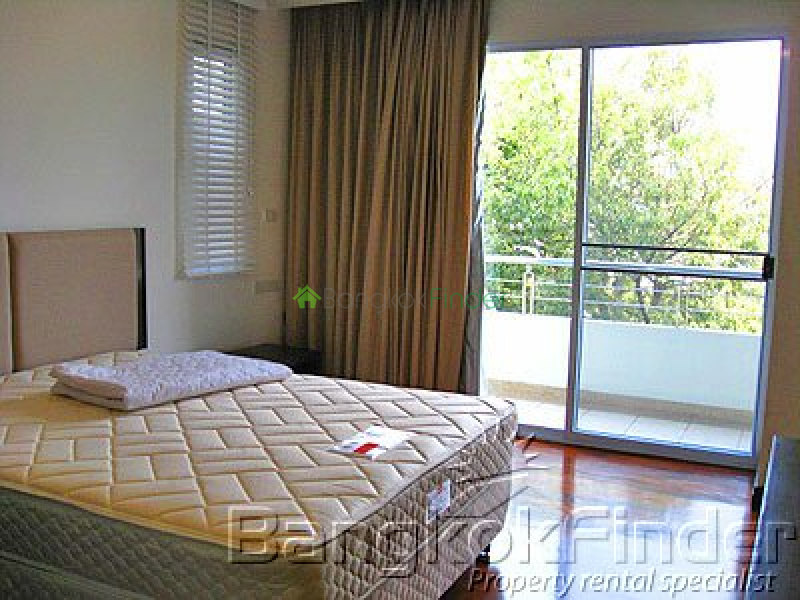 Sukhumvit-Ekamai, Ekamai, Bangkok, Thailand, 3 Bedrooms Bedrooms, ,3 BathroomsBathrooms,Condo,For Rent,Blossom Ville,Sukhumvit-Ekamai,258