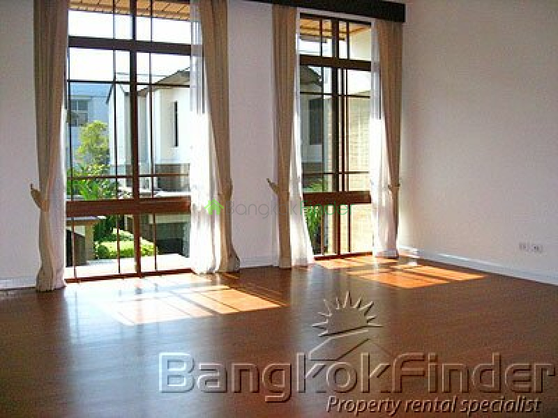 Sukhumvit-Phra Kanong, Phra Khanong, Bangkok, Thailand, 4 Bedrooms Bedrooms, ,5 BathroomsBathrooms,House,For Rent,Sukhumvit-Phra Kanong,270