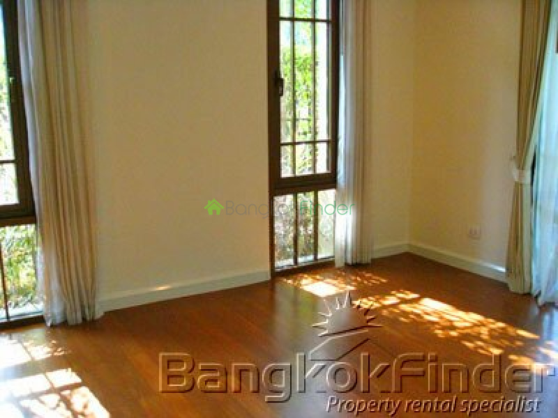 Sukhumvit-Phra Kanong, Phra Khanong, Bangkok, Thailand, 4 Bedrooms Bedrooms, ,5 BathroomsBathrooms,House,For Rent,Sukhumvit-Phra Kanong,270