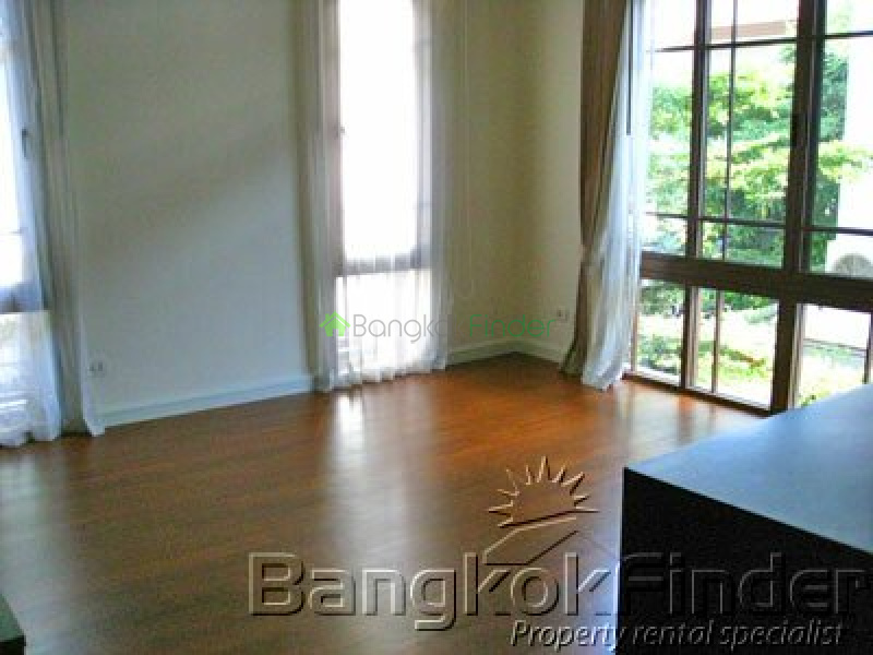 Sukhumvit-Phra Kanong, Phra Khanong, Bangkok, Thailand, 4 Bedrooms Bedrooms, ,5 BathroomsBathrooms,House,For Rent,Sukhumvit-Phra Kanong,270