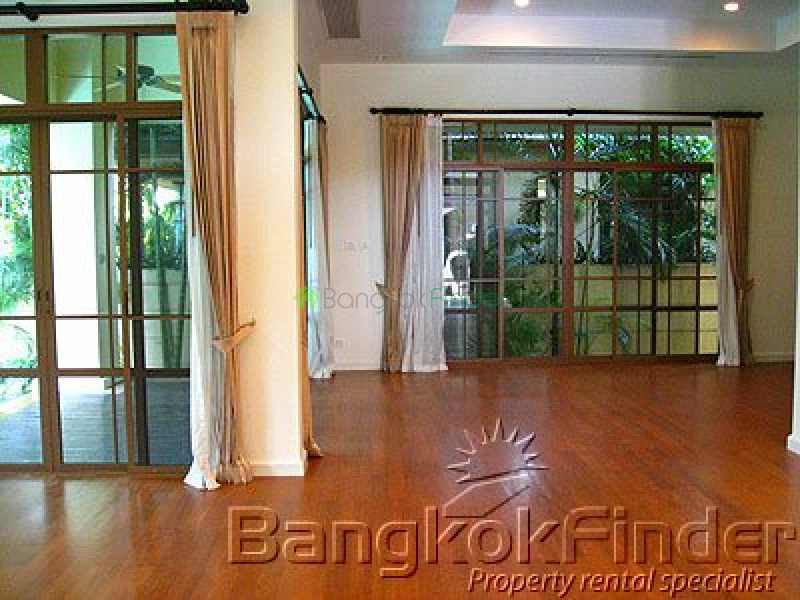 Sukhumvit-Phra Kanong, Phra Khanong, Bangkok, Thailand, 4 Bedrooms Bedrooms, ,5 BathroomsBathrooms,House,For Rent,Sukhumvit-Phra Kanong,270