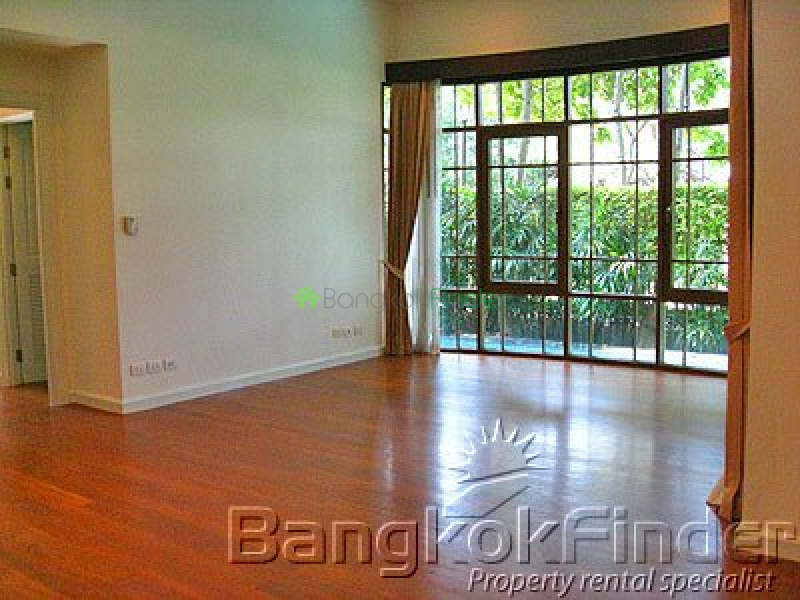 Sukhumvit-Phra Kanong, Phra Khanong, Bangkok, Thailand, 4 Bedrooms Bedrooms, ,5 BathroomsBathrooms,House,For Rent,Sukhumvit-Phra Kanong,270