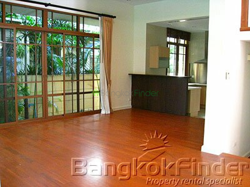 Sukhumvit-Phra Kanong, Phra Khanong, Bangkok, Thailand, 4 Bedrooms Bedrooms, ,5 BathroomsBathrooms,House,For Rent,Sukhumvit-Phra Kanong,270