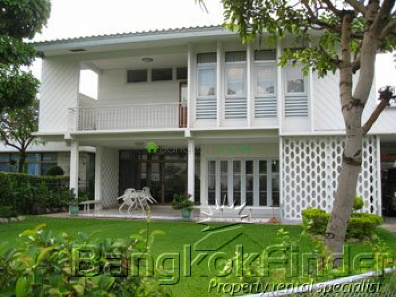 Sukhumvit-Ekamai, Ekamai, Bangkok, Thailand, 3 Bedrooms Bedrooms, ,3 BathroomsBathrooms,House,For Rent,Sukhumvit-Ekamai,286