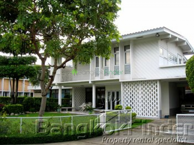 Sukhumvit-Ekamai, Ekamai, Bangkok, Thailand, 3 Bedrooms Bedrooms, ,3 BathroomsBathrooms,House,For Rent,Sukhumvit-Ekamai,286