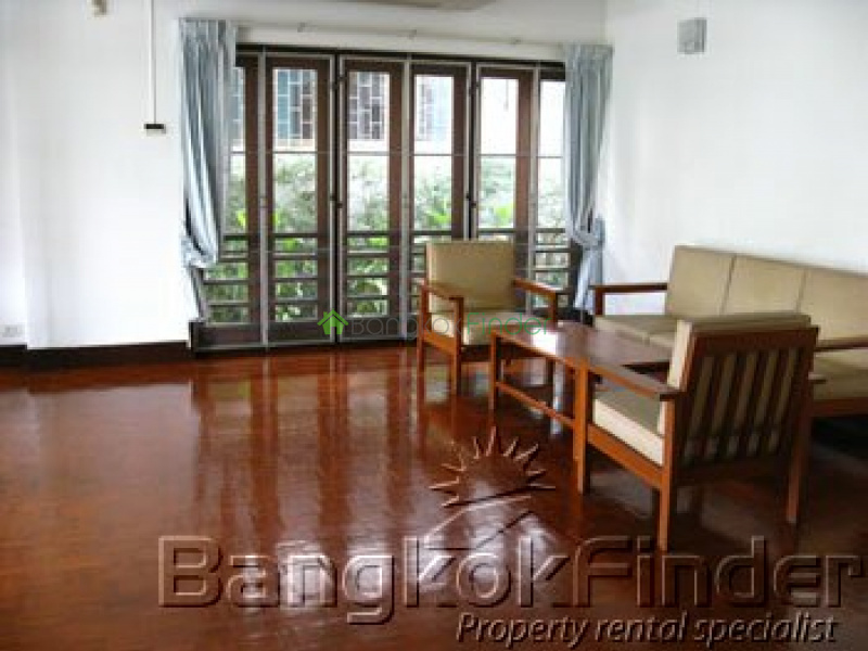 Sukhumvit-Ekamai, Ekamai, Bangkok, Thailand, 3 Bedrooms Bedrooms, ,3 BathroomsBathrooms,House,For Rent,Sukhumvit-Ekamai,286