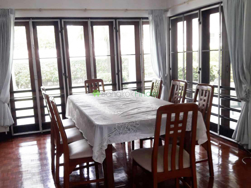 Sukhumvit-Ekamai, Ekamai, Bangkok, Thailand, 3 Bedrooms Bedrooms, ,3 BathroomsBathrooms,House,For Rent,Sukhumvit-Ekamai,286