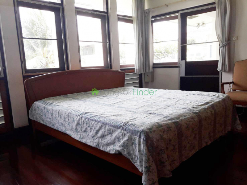 Sukhumvit-Ekamai, Ekamai, Bangkok, Thailand, 3 Bedrooms Bedrooms, ,3 BathroomsBathrooms,House,For Rent,Sukhumvit-Ekamai,286