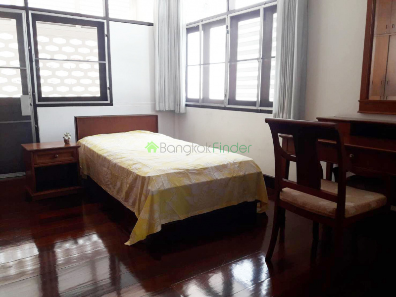 Sukhumvit-Ekamai, Ekamai, Bangkok, Thailand, 3 Bedrooms Bedrooms, ,3 BathroomsBathrooms,House,For Rent,Sukhumvit-Ekamai,286