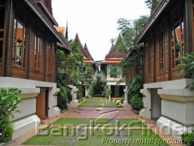 Sukhumvit-Ekamai, Ekamai, Bangkok, Thailand, 4 Bedrooms Bedrooms, ,4 BathroomsBathrooms,House,For Rent,Sukhumvit-Ekamai,292