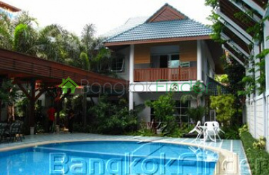 Sukhumvit-Ekamai, Ekamai, Bangkok, Thailand, 4 Bedrooms Bedrooms, ,4 BathroomsBathrooms,House,For Rent,Sukhumvit-Ekamai,299