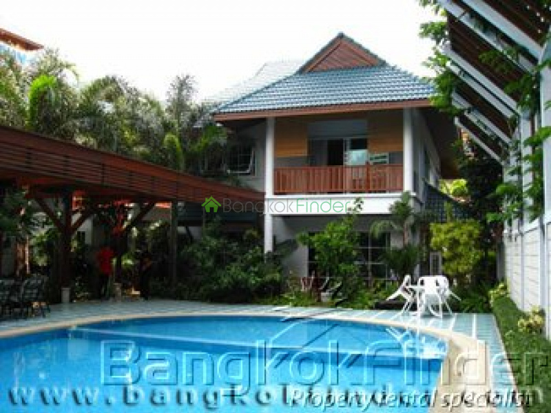 Sukhumvit-Ekamai, Ekamai, Bangkok, Thailand, 4 Bedrooms Bedrooms, ,4 BathroomsBathrooms,House,For Rent,Sukhumvit-Ekamai,299