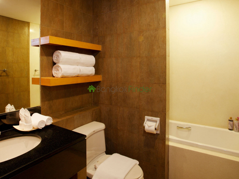 Sukhumvit-Ekamai, Ekamai, Bangkok, Thailand, 3 Bedrooms Bedrooms, ,3 BathroomsBathrooms,Condo,For Rent,Ekamai Garden,Sukhumvit-Ekamai,323