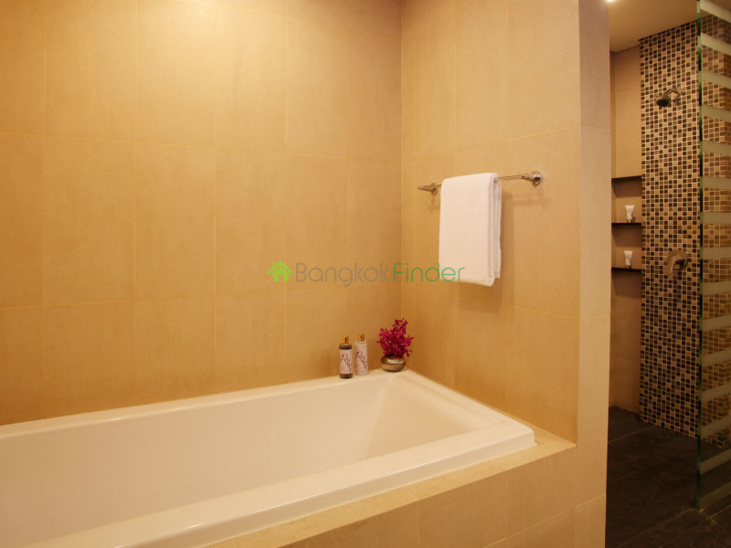 Sukhumvit-Ekamai, Ekamai, Bangkok, Thailand, 3 Bedrooms Bedrooms, ,3 BathroomsBathrooms,Condo,For Rent,Ekamai Garden,Sukhumvit-Ekamai,323