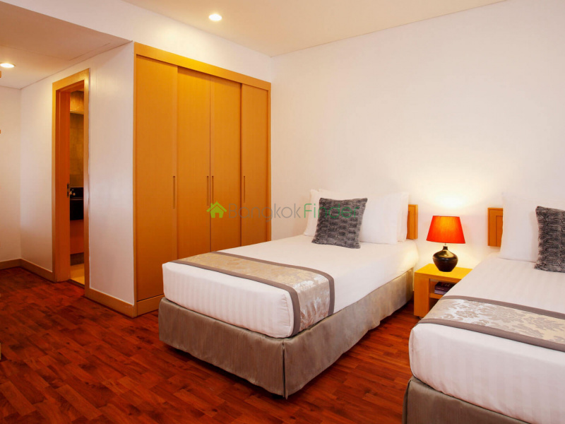 Sukhumvit-Ekamai, Ekamai, Bangkok, Thailand, 3 Bedrooms Bedrooms, ,3 BathroomsBathrooms,Condo,For Rent,Ekamai Garden,Sukhumvit-Ekamai,323