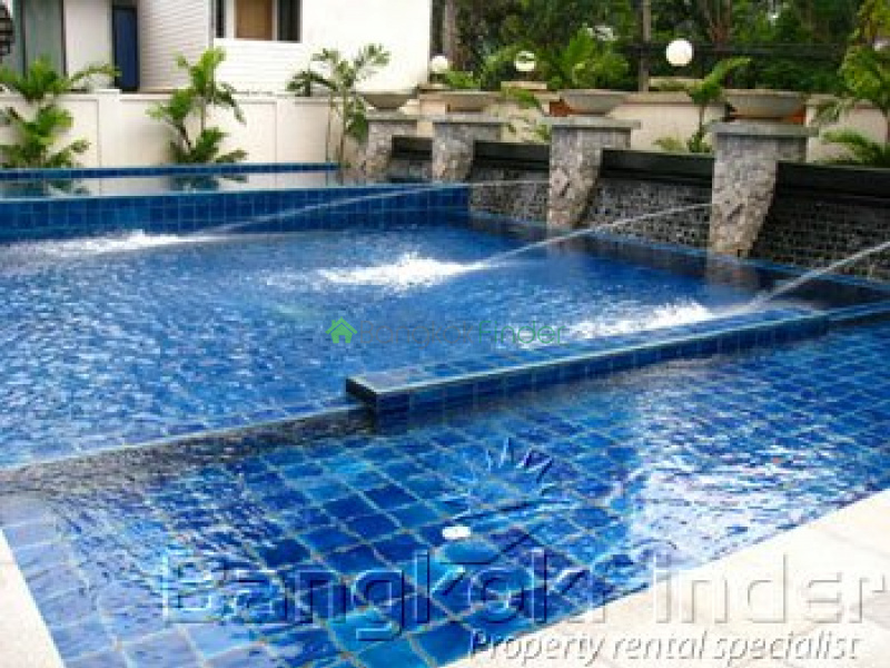 Sukhumvit-Ekamai, Ekamai, Bangkok, Thailand, 3 Bedrooms Bedrooms, ,4 BathroomsBathrooms,Condo,For Rent,Baan Ananda,Sukhumvit-Ekamai,333