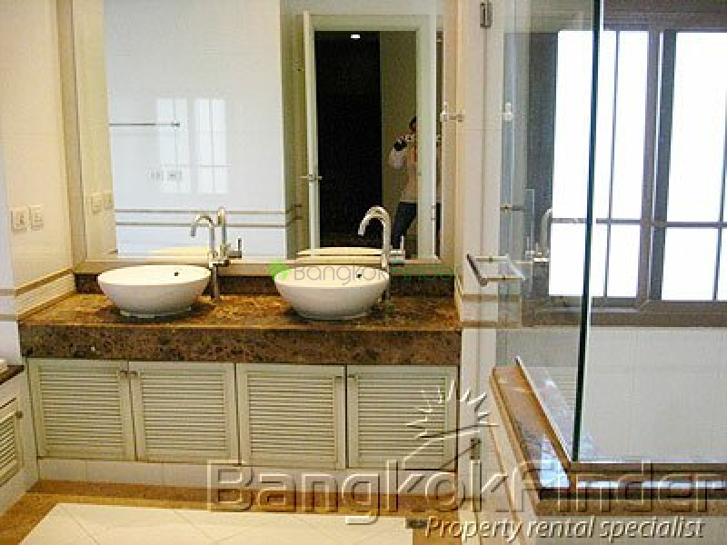 Sukhumvit-Phra Kanong, Phra Khanong, Bangkok, Thailand, 4 Bedrooms Bedrooms, ,4 BathroomsBathrooms,House,For Rent,Sukhumvit-Phra Kanong,505