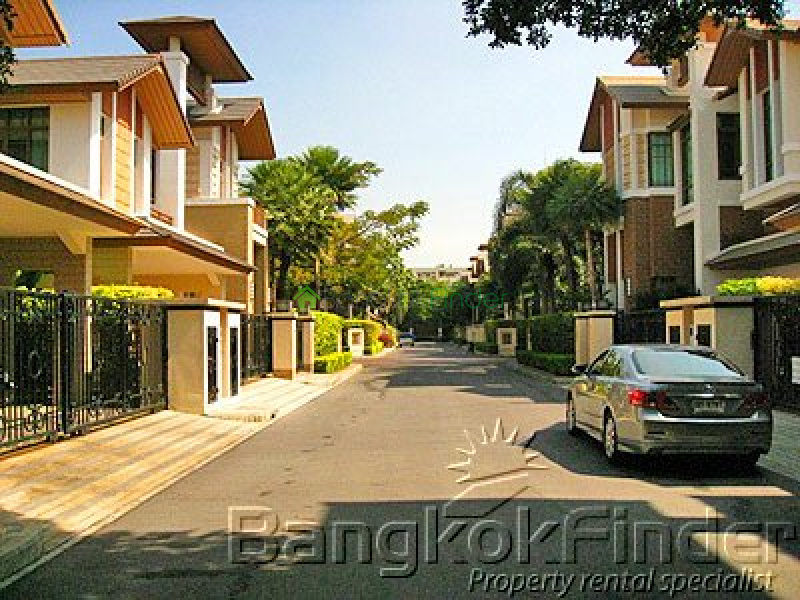 Sukhumvit-Phra Kanong, Phra Khanong, Bangkok, Thailand, 4 Bedrooms Bedrooms, ,4 BathroomsBathrooms,House,For Rent,Sukhumvit-Phra Kanong,505