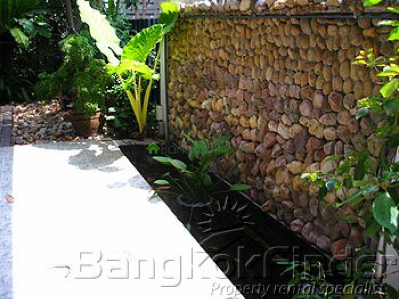 Sukhumvit-Nana, Nana, Bangkok, Thailand, 5 Bedrooms Bedrooms, ,5 BathroomsBathrooms,House,For Rent,Sukhumvit-Nana,581