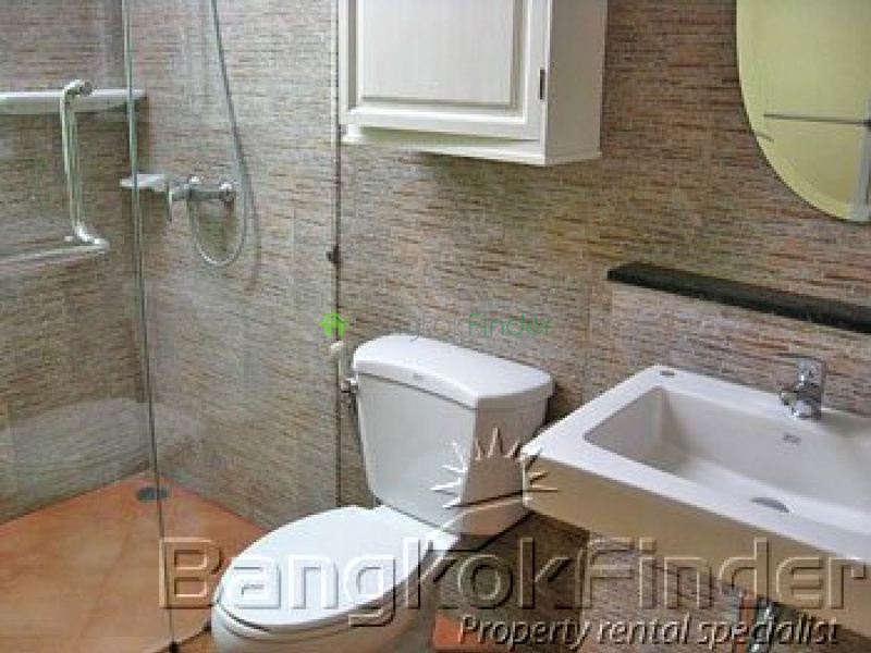 Sukhumvit-Nana, Nana, Bangkok, Thailand, 5 Bedrooms Bedrooms, ,5 BathroomsBathrooms,House,For Rent,Sukhumvit-Nana,581