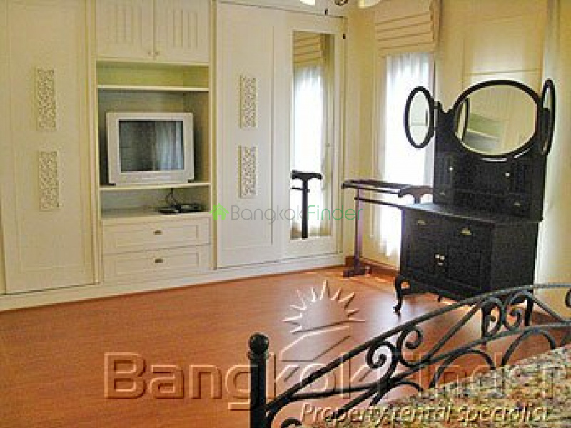 Sukhumvit-Nana, Nana, Bangkok, Thailand, 5 Bedrooms Bedrooms, ,5 BathroomsBathrooms,House,For Rent,Sukhumvit-Nana,581