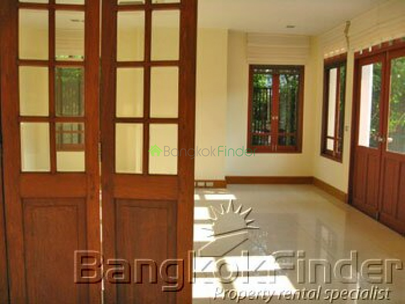 63 Sukhumvit, Ekamai, Bangkok, Thailand, 5 Bedrooms Bedrooms, ,5 BathroomsBathrooms,House,For Rent,Sukhumvit,594