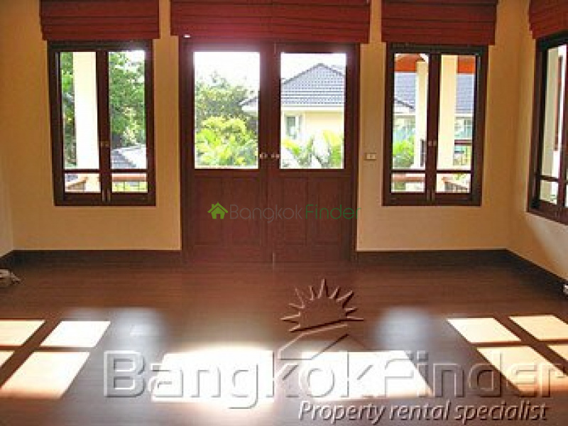 63 Sukhumvit, Ekamai, Bangkok, Thailand, 5 Bedrooms Bedrooms, ,5 BathroomsBathrooms,House,For Rent,Sukhumvit,594