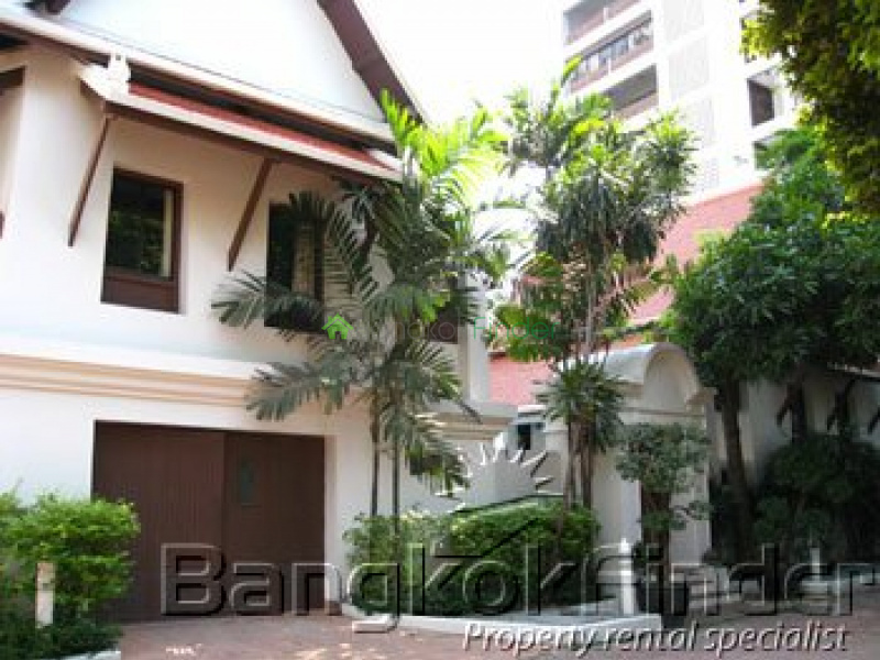 39 Sukhumvit, Phrom Phong, Bangkok, Thailand, 3 Bedrooms Bedrooms, ,4 BathroomsBathrooms,House,For Rent,Sukhumvit,599