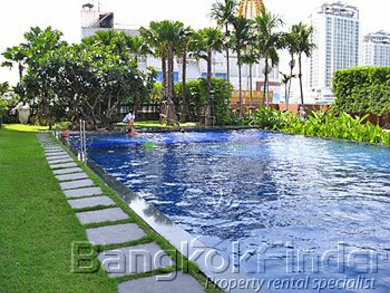 Sukhumvit-Ekamai, Ekamai, Bangkok, Thailand, 3 Bedrooms Bedrooms, ,3 BathroomsBathrooms,Condo,For Rent,Fullerton Sukhumvit,Sukhumvit-Ekamai,657