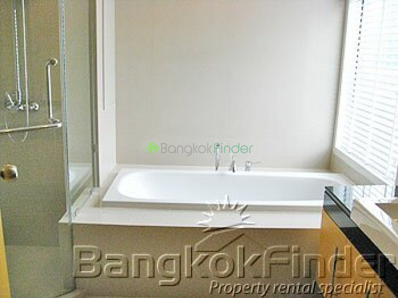 Sukhumvit-Ekamai, Ekamai, Bangkok, Thailand, 3 Bedrooms Bedrooms, ,3 BathroomsBathrooms,Condo,For Rent,Fullerton Sukhumvit,Sukhumvit-Ekamai,657