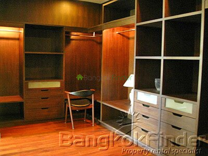 Sukhumvit- Phra Kanong- Phra Khanong- Bangkok- Thailand, 4 Bedrooms Bedrooms, ,5 BathroomsBathrooms,House,Sold,Sukhumvit-Phra Kanong,738