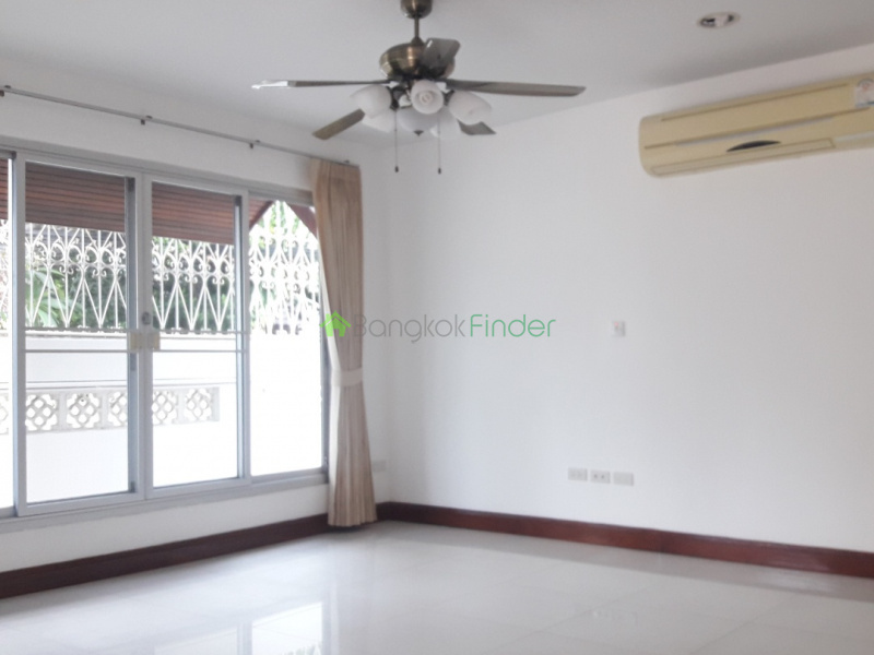 Sukhumvit-Phrom Phong, Phrom Phong, Bangkok, Thailand, 4 Bedrooms Bedrooms, ,3 BathroomsBathrooms,House,For Rent,Sukhumvit-Phrom Phong,744