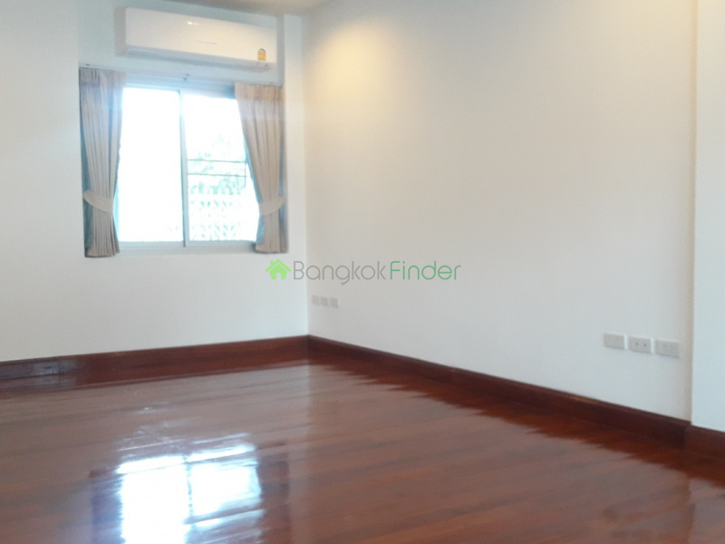 Sukhumvit-Phrom Phong, Phrom Phong, Bangkok, Thailand, 4 Bedrooms Bedrooms, ,3 BathroomsBathrooms,House,For Rent,Sukhumvit-Phrom Phong,744