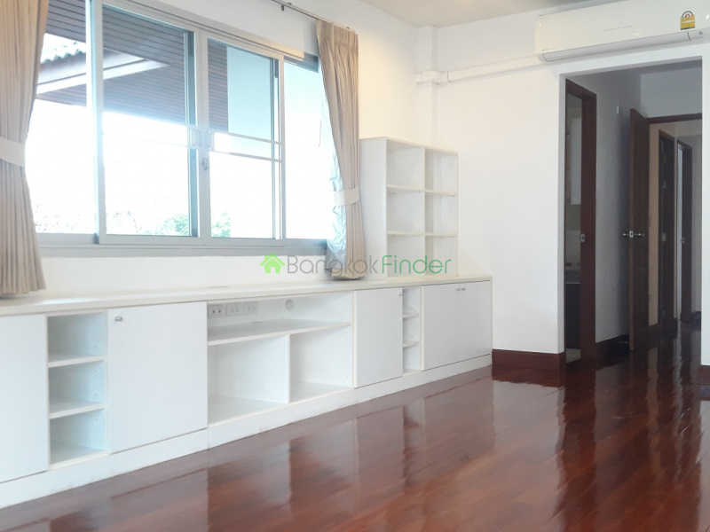 Sukhumvit-Phrom Phong, Phrom Phong, Bangkok, Thailand, 4 Bedrooms Bedrooms, ,3 BathroomsBathrooms,House,For Rent,Sukhumvit-Phrom Phong,744