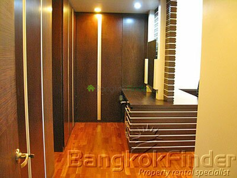 Sukhumvit-Ekamai, Ekamai, Bangkok, Thailand, 3 Bedrooms Bedrooms, ,3 BathroomsBathrooms,Condo,For Rent,Avenue 61,Sukhumvit-Ekamai,942