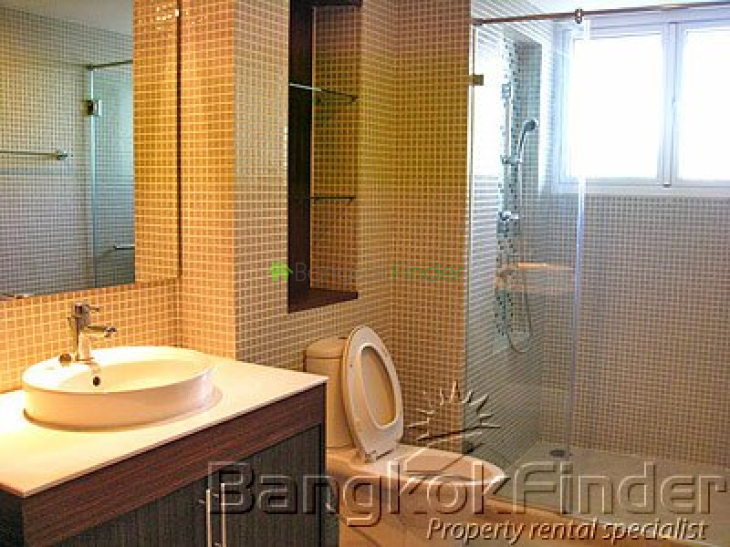 Sukhumvit-Ekamai, Ekamai, Bangkok, Thailand, 3 Bedrooms Bedrooms, ,3 BathroomsBathrooms,Condo,For Rent,Avenue 61,Sukhumvit-Ekamai,942