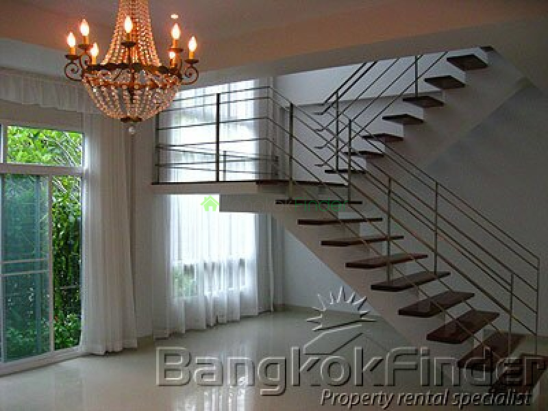 Pattanakarn, Pattanakarn, Bangkok, Thailand, 4 Bedrooms Bedrooms, ,5 BathroomsBathrooms,House,For Rent,Pattanakarn,948