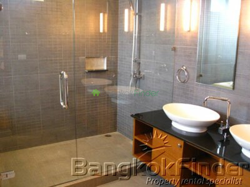 Pattanakarn, Pattanakarn, Bangkok, Thailand, 4 Bedrooms Bedrooms, ,5 BathroomsBathrooms,House,For Rent,Pattanakarn,948