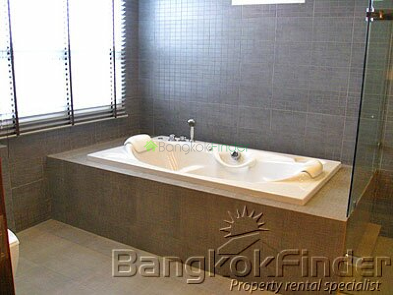 Pattanakarn, Pattanakarn, Bangkok, Thailand, 4 Bedrooms Bedrooms, ,5 BathroomsBathrooms,House,For Rent,Pattanakarn,948