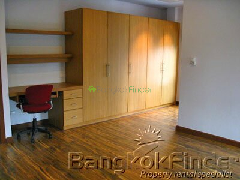 Pattanakarn, Pattanakarn, Bangkok, Thailand, 4 Bedrooms Bedrooms, ,5 BathroomsBathrooms,House,For Rent,Pattanakarn,948