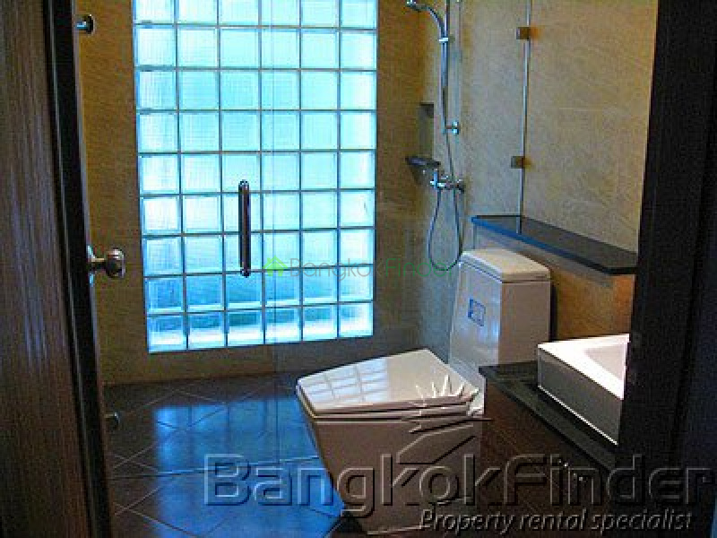 Pattanakarn, Pattanakarn, Bangkok, Thailand, 4 Bedrooms Bedrooms, ,5 BathroomsBathrooms,House,For Rent,Pattanakarn,948