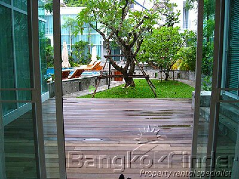 Pattanakarn, Pattanakarn, Bangkok, Thailand, 4 Bedrooms Bedrooms, ,5 BathroomsBathrooms,House,For Rent,Pattanakarn,948