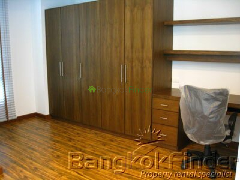 Pattanakarn, Pattanakarn, Bangkok, Thailand, 4 Bedrooms Bedrooms, ,5 BathroomsBathrooms,House,For Rent,Pattanakarn,948