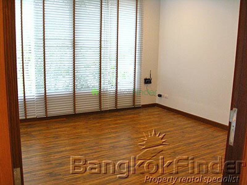 Pattanakarn, Pattanakarn, Bangkok, Thailand, 4 Bedrooms Bedrooms, ,5 BathroomsBathrooms,House,For Rent,Pattanakarn,948